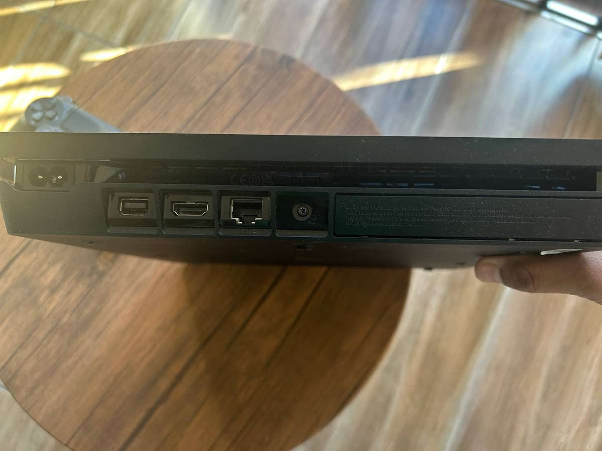 Sony PS4 Slim 500GB + 1 Controller (Boxed with Orignal box)