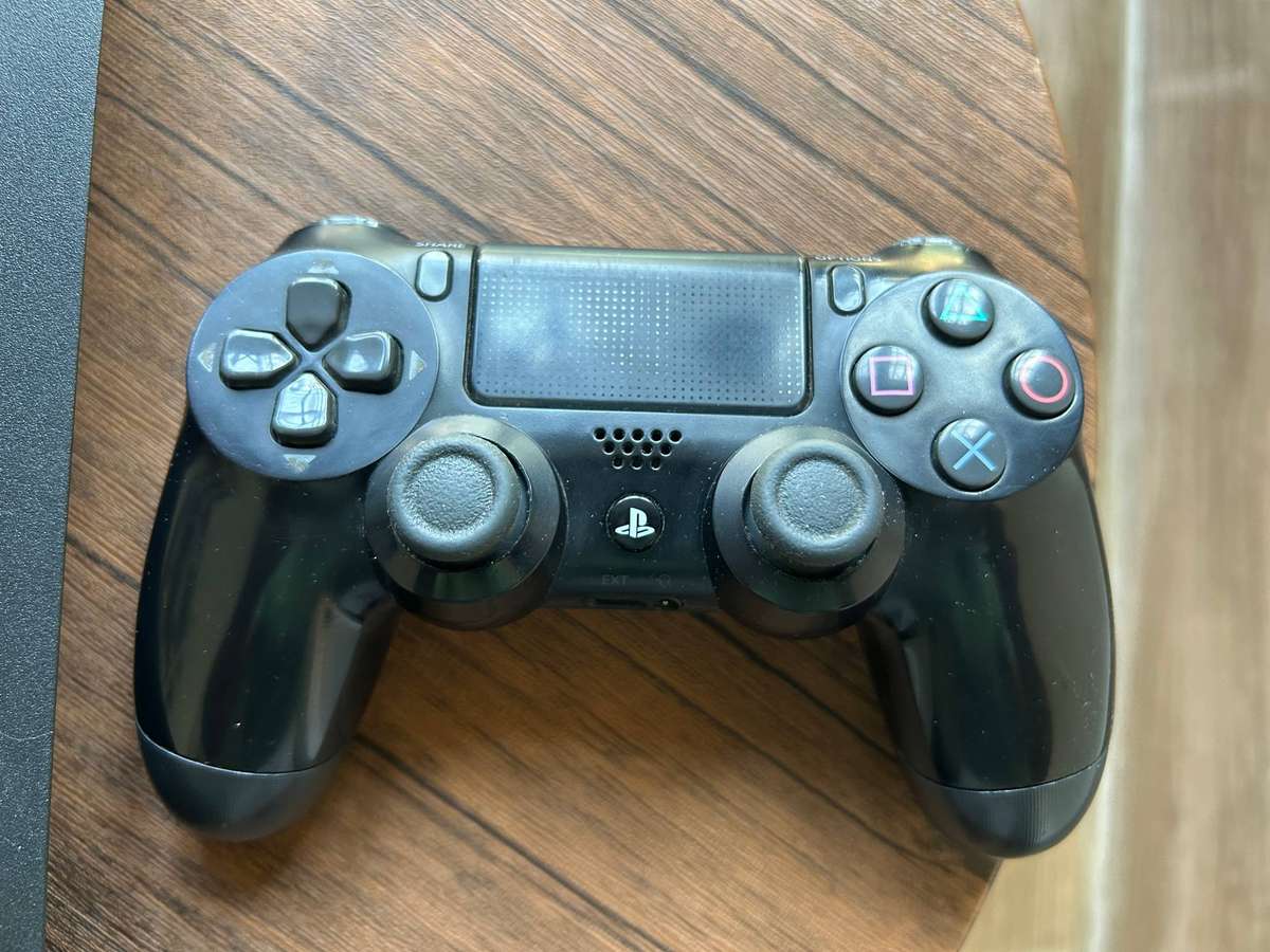 Sony PS4 Slim 500GB + 1 Controller
