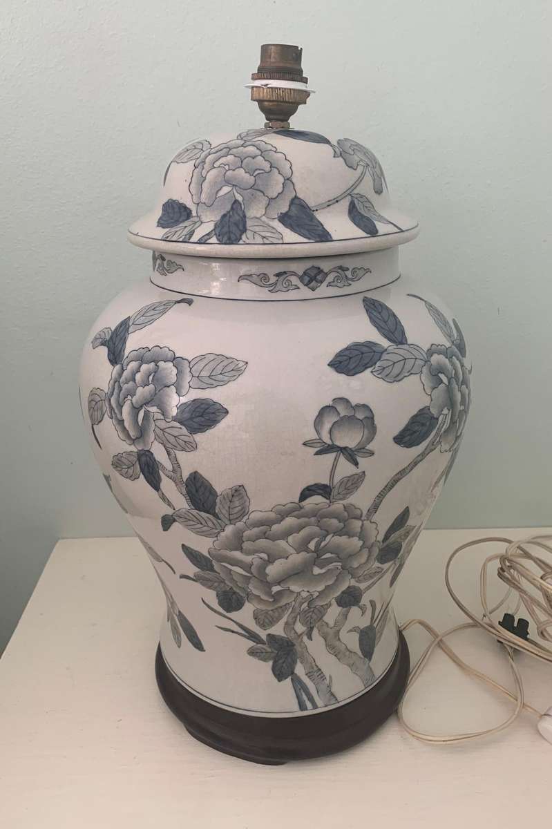 Oriental lamp with wooden base