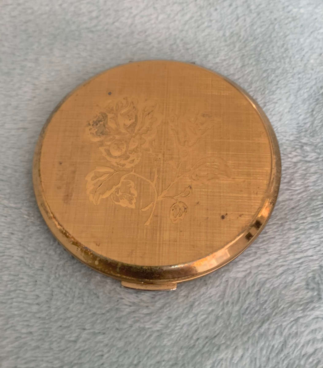 Vintage Powder compact