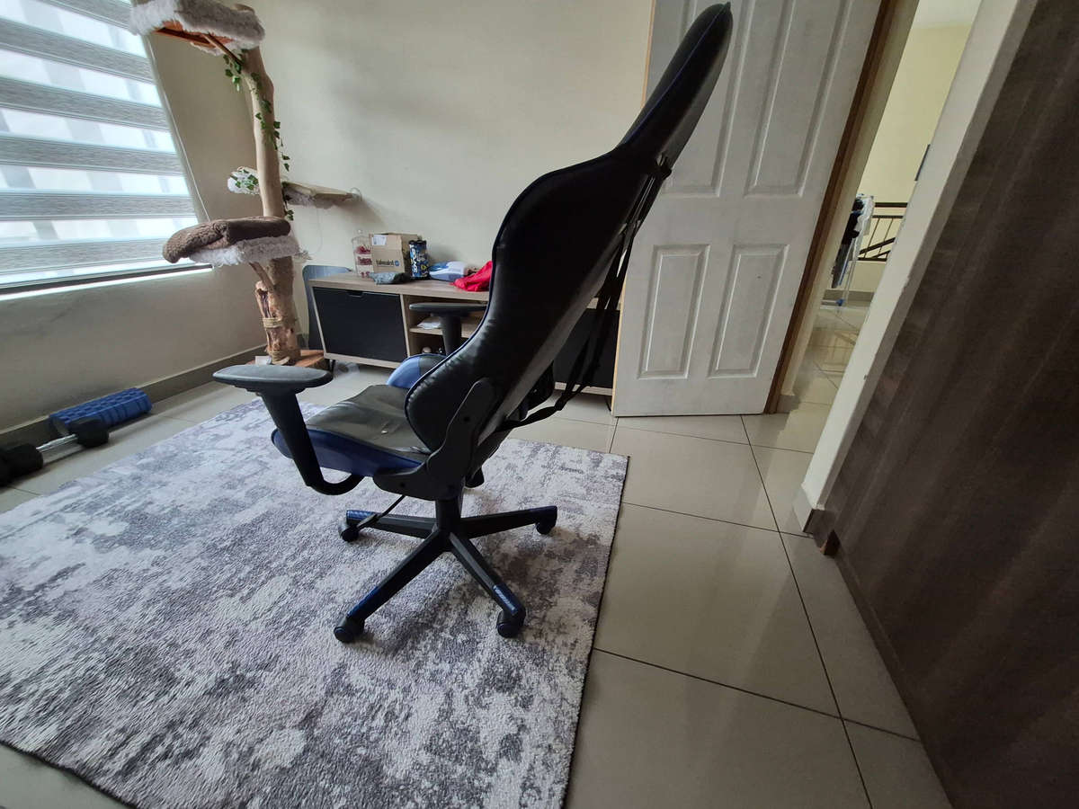 Gaming chair second hand