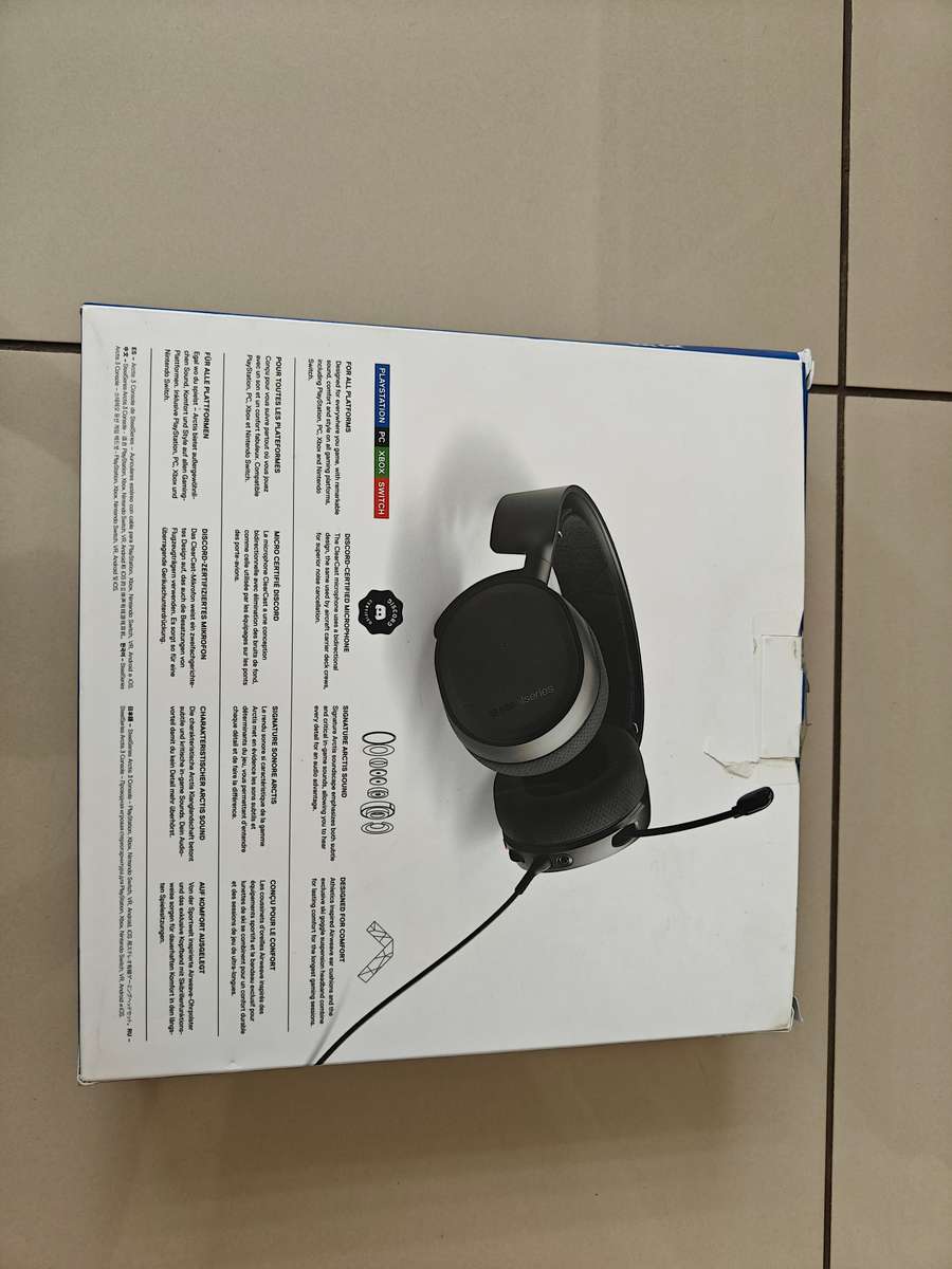 Steel Series Arctis 3 Gaming Headphones *secondhand*