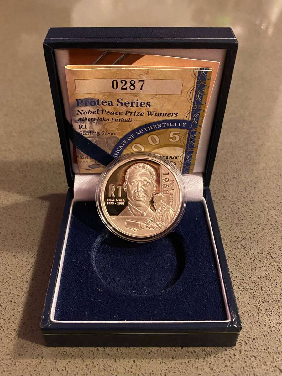 Stunning RSA 2005 Luthuli Silver Protea R1