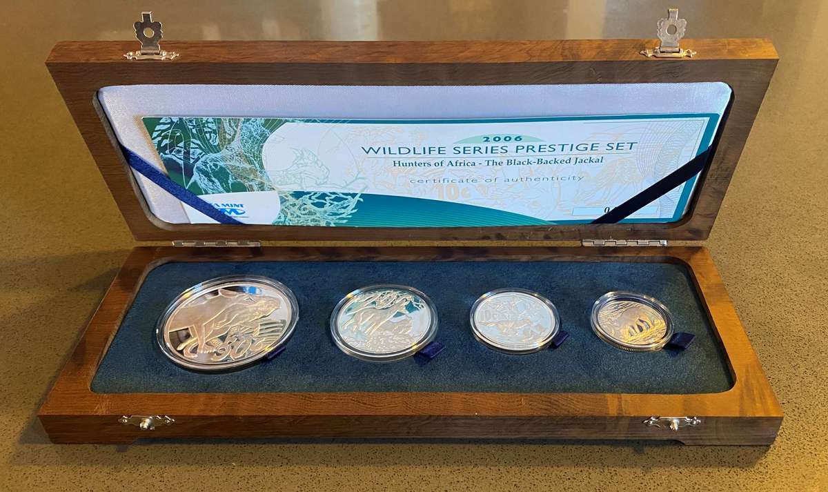 Stunning RSA 2006 Jackal Proof Silver Prestige Wildlife Series Set, in original Wooden display.
