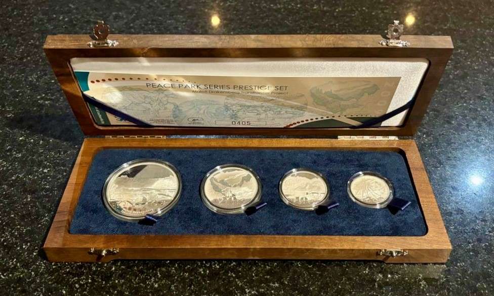 Stunning RSA 2009 Maloti Proof Silver Prestige Peace Park Series Set, in original Wooden display.