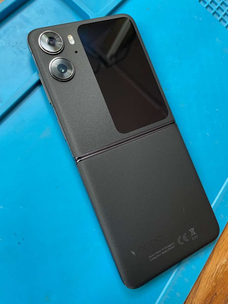 Flip phone Oppo Find N2 Flip