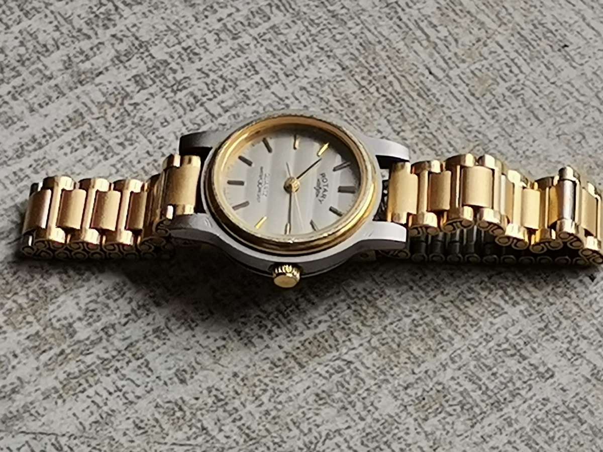 LADIES ELEGANT ROTARY SWISS MADE GOLD WATCH IN EXCELLENT WORKING CONDITION