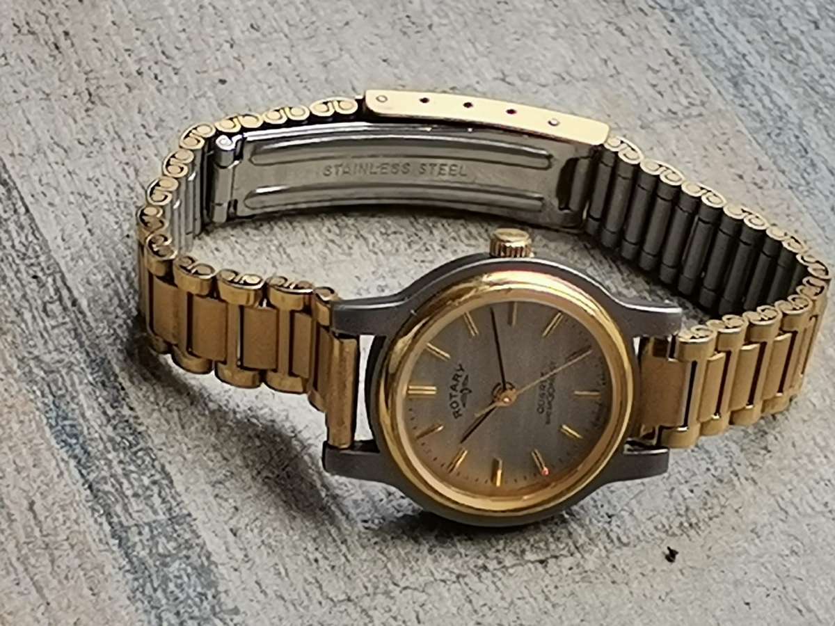 LADIES ELEGANT ROTARY SWISS MADE GOLD WATCH IN EXCELLENT WORKING CONDITION