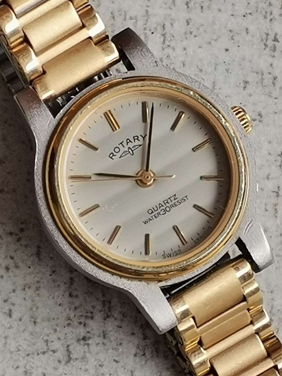 LADIES ELEGANT ROTARY SWISS MADE GOLD WATCH IN EXCELLENT WORKING CONDITION