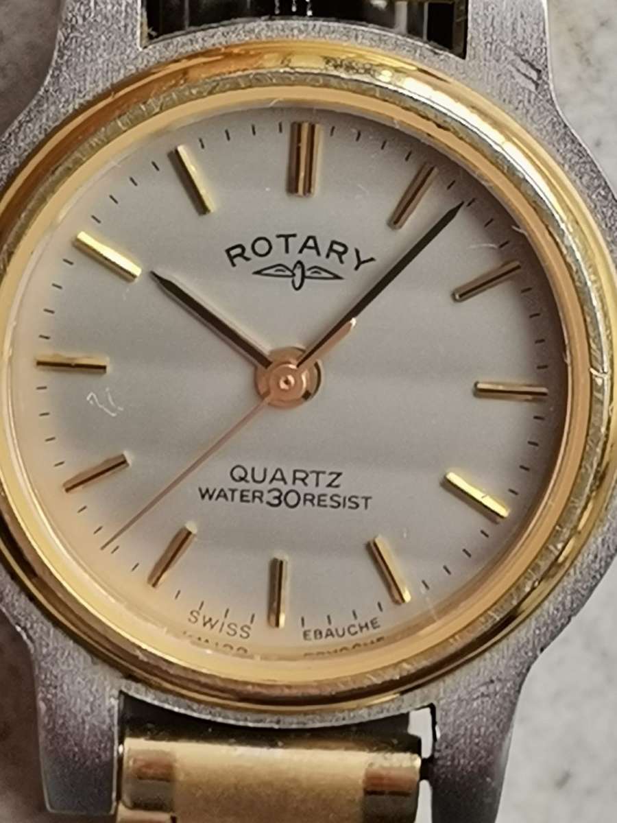 LADIES ELEGANT ROTARY SWISS MADE GOLD WATCH IN EXCELLENT WORKING CONDITION