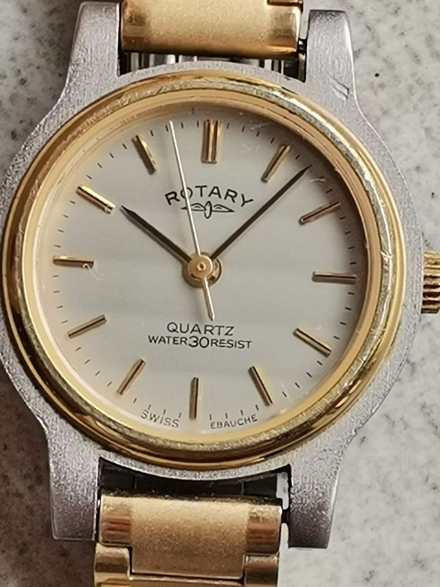 LADIES ELEGANT ROTARY SWISS MADE GOLD WATCH IN EXCELLENT WORKING CONDITION