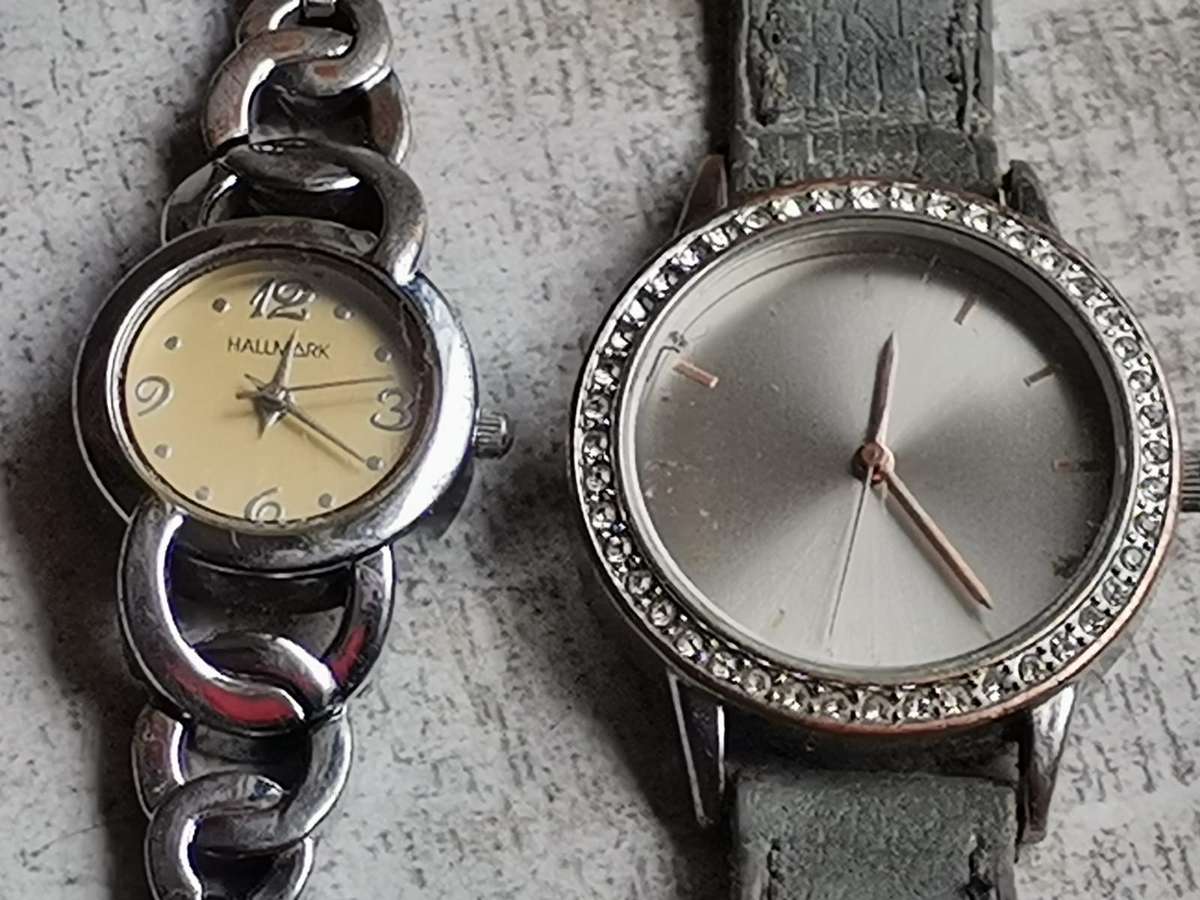 ELEGANT LADIES WATCH SET IN EXCELLENT WORKING CONDITION - BIDDING FOR BOTH WATCHES