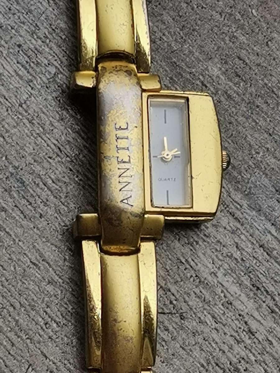 LADIES ANNETTE SLIDING WATCH IN EXCELLENT WORKING CONDITION