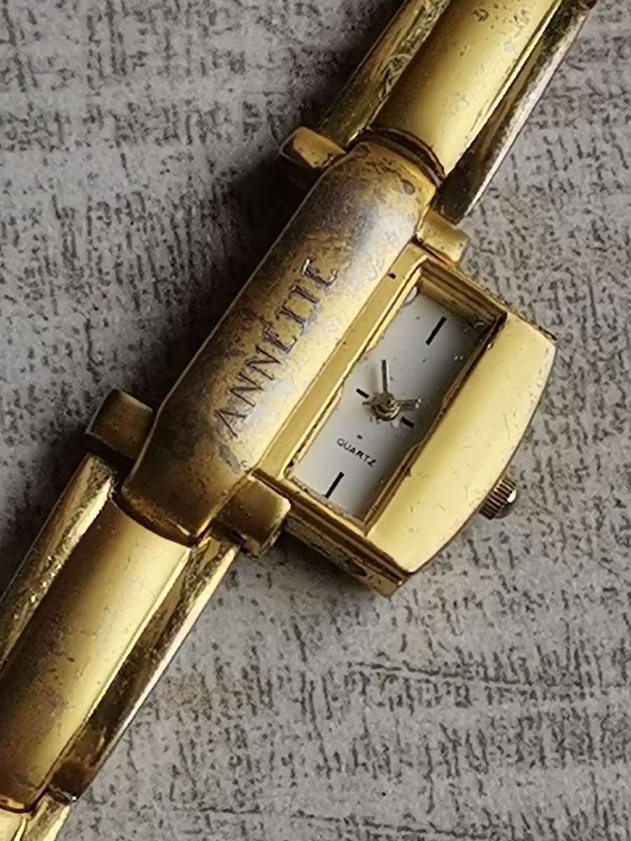 LADIES ANNETTE SLIDING WATCH IN EXCELLENT WORKING CONDITION