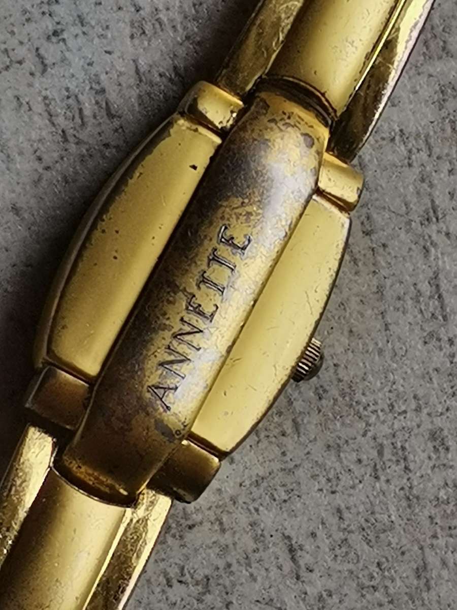 LADIES ANNETTE SLIDING WATCH IN EXCELLENT WORKING CONDITION