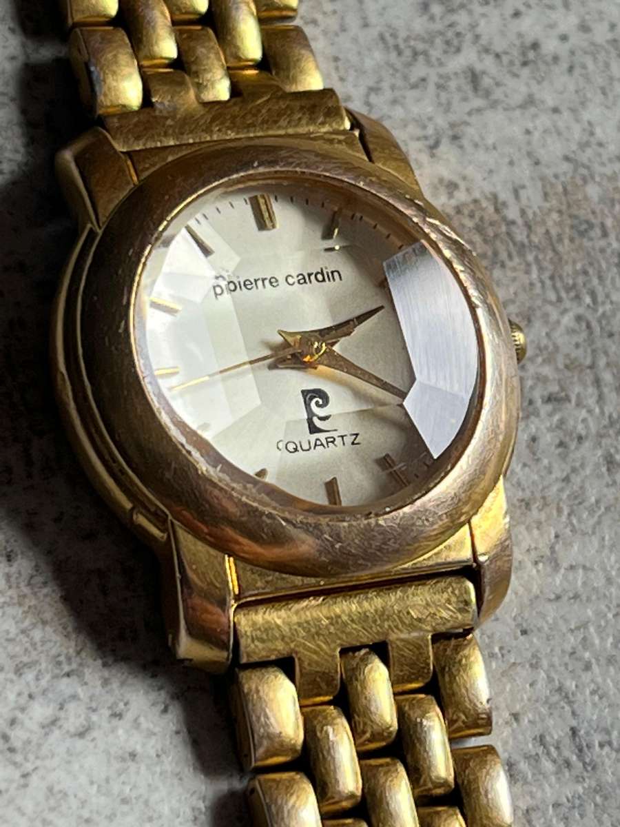 LADIES PIERRE CARDIN GOLD PLATED WATCH IN EXCELLENT WORKING CONDITION