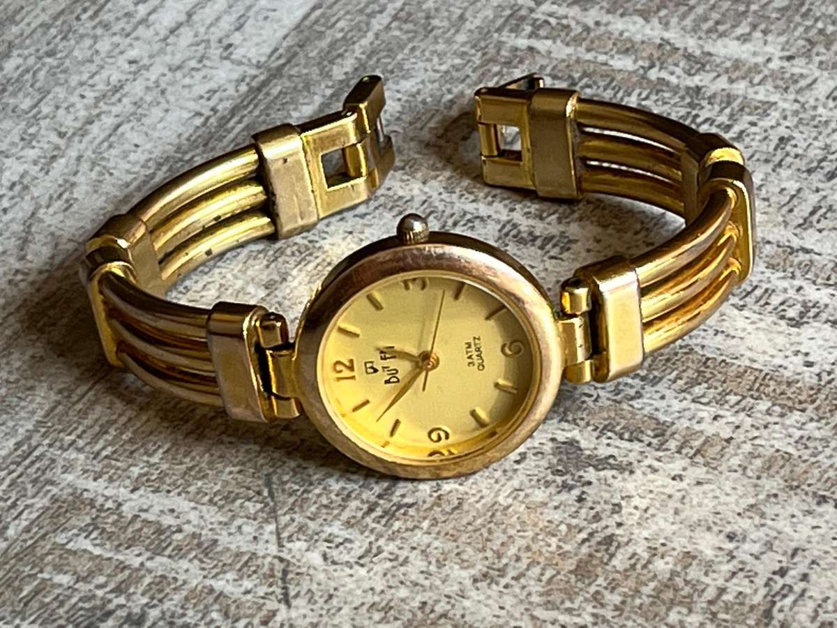 LADIES STUNNING BUREN GOLD PLATED WATCH IN EXCELLENT WORKING CONDITION