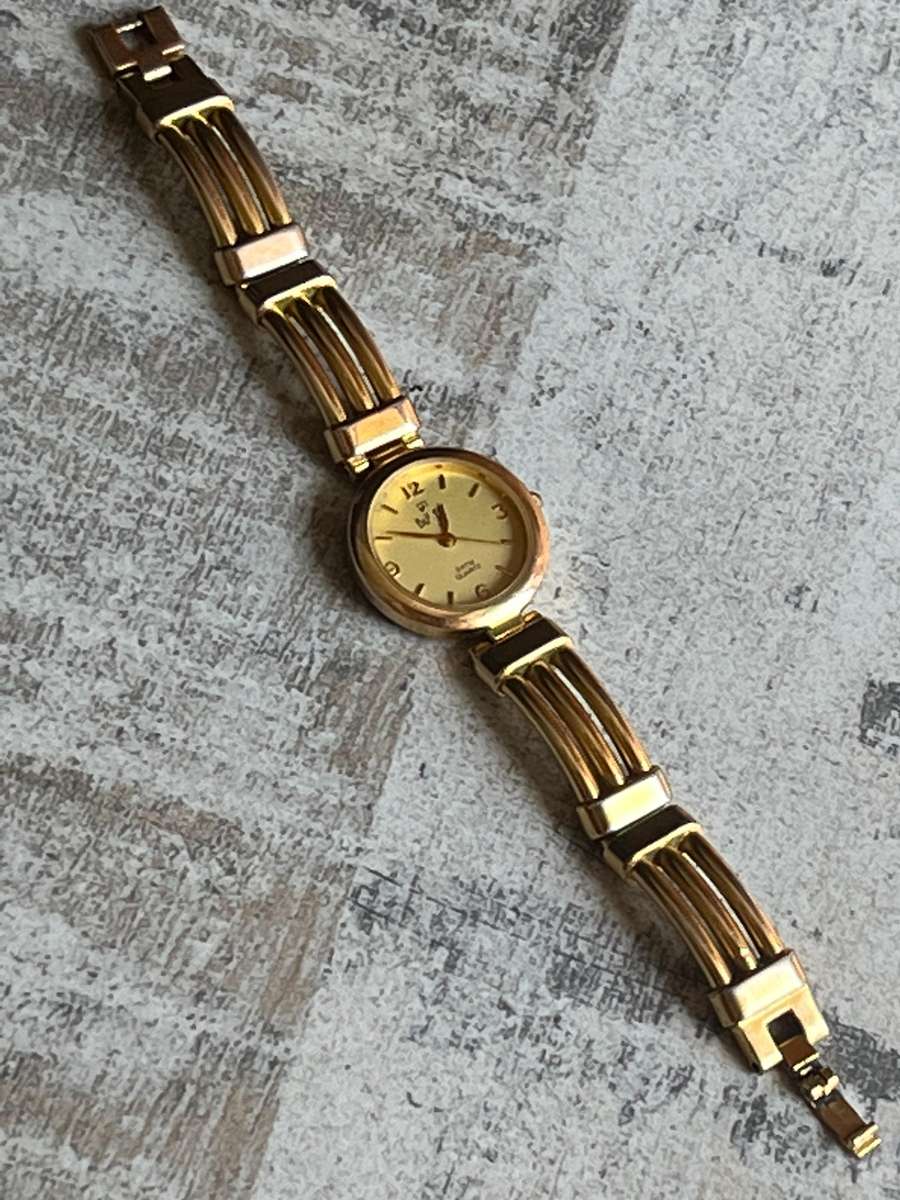 LADIES STUNNING BUREN GOLD PLATED WATCH IN EXCELLENT WORKING CONDITION