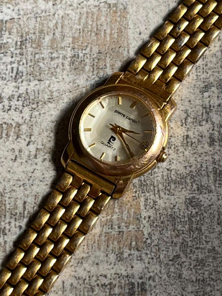 LADIES PIERRE CARDIN GOLD PLATED WATCH IN EXCELLENT WORKING CONDITION