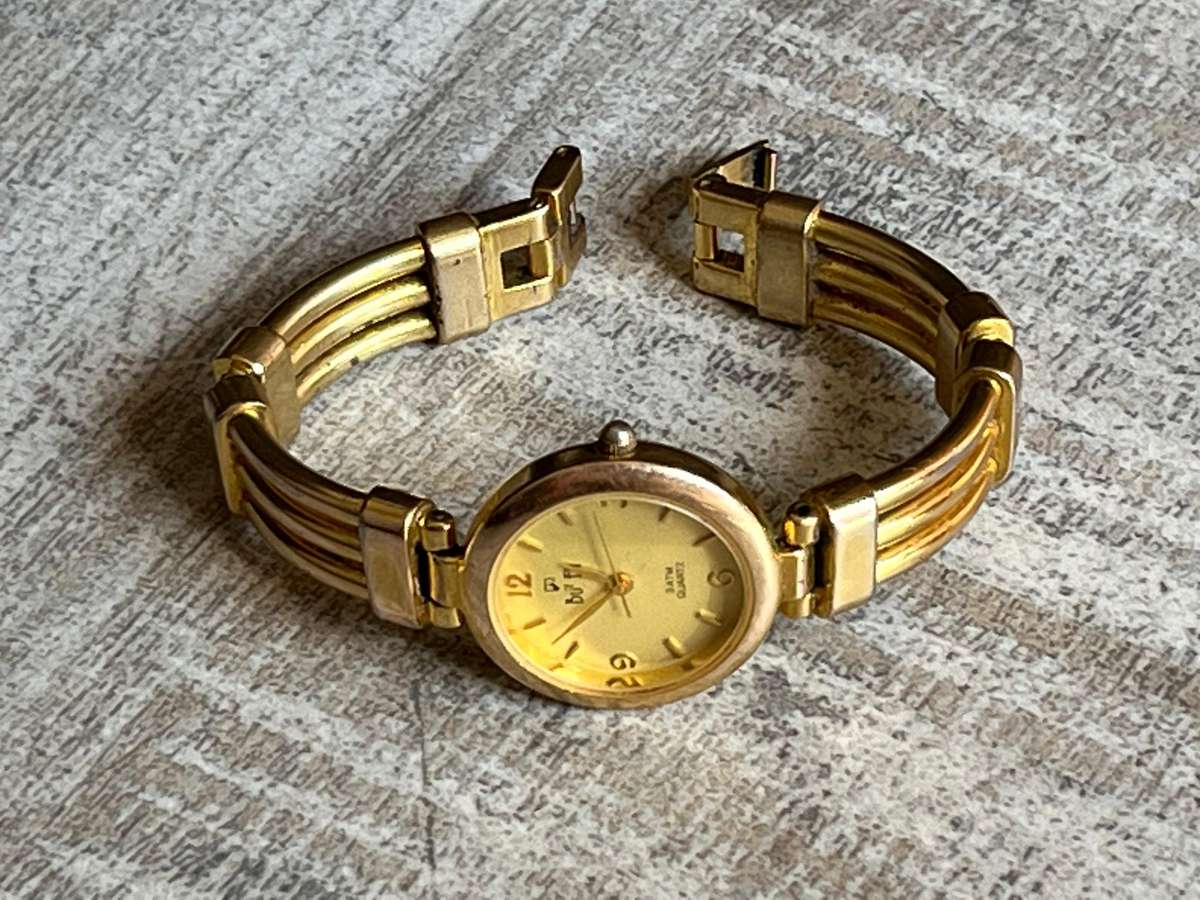 LADIES STUNNING BUREN GOLD PLATED WATCH IN EXCELLENT WORKING CONDITION