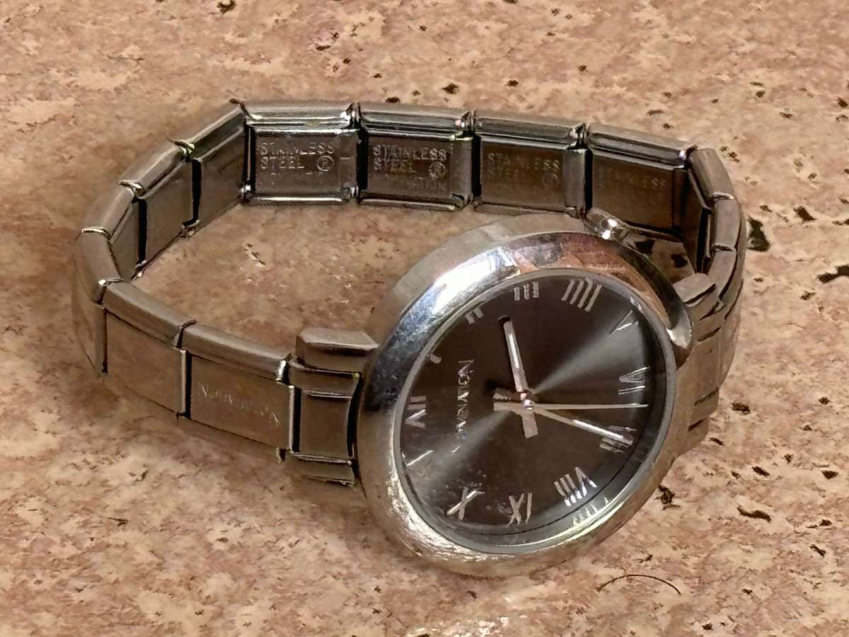 LADIES NOMINATION WATCH IN EXCELLENT WORKING CONDITION