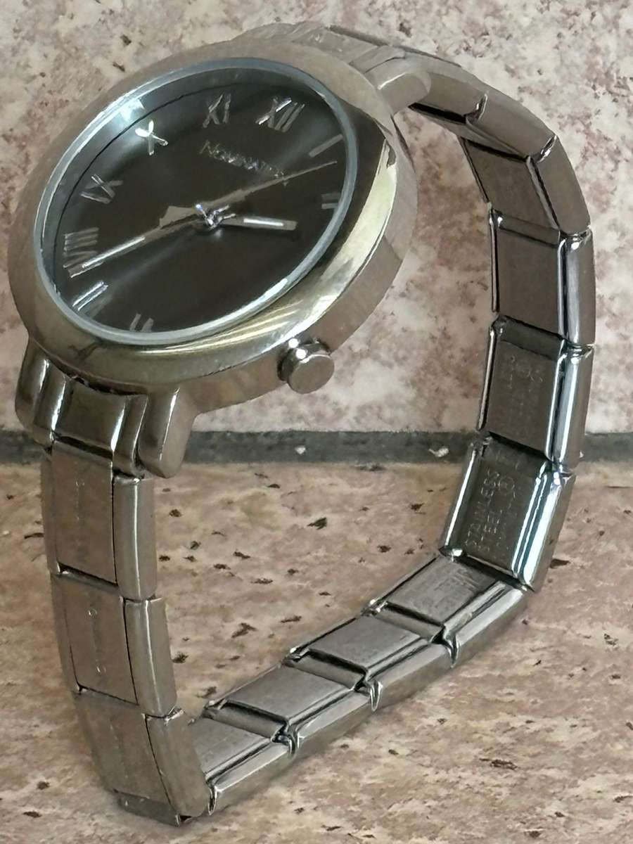 LADIES NOMINATION WATCH IN EXCELLENT WORKING CONDITION