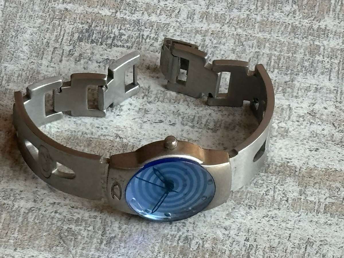 STUNNING LADIES TIME DESIGN WATCH IN EXCELLENT WORKING CONDITION