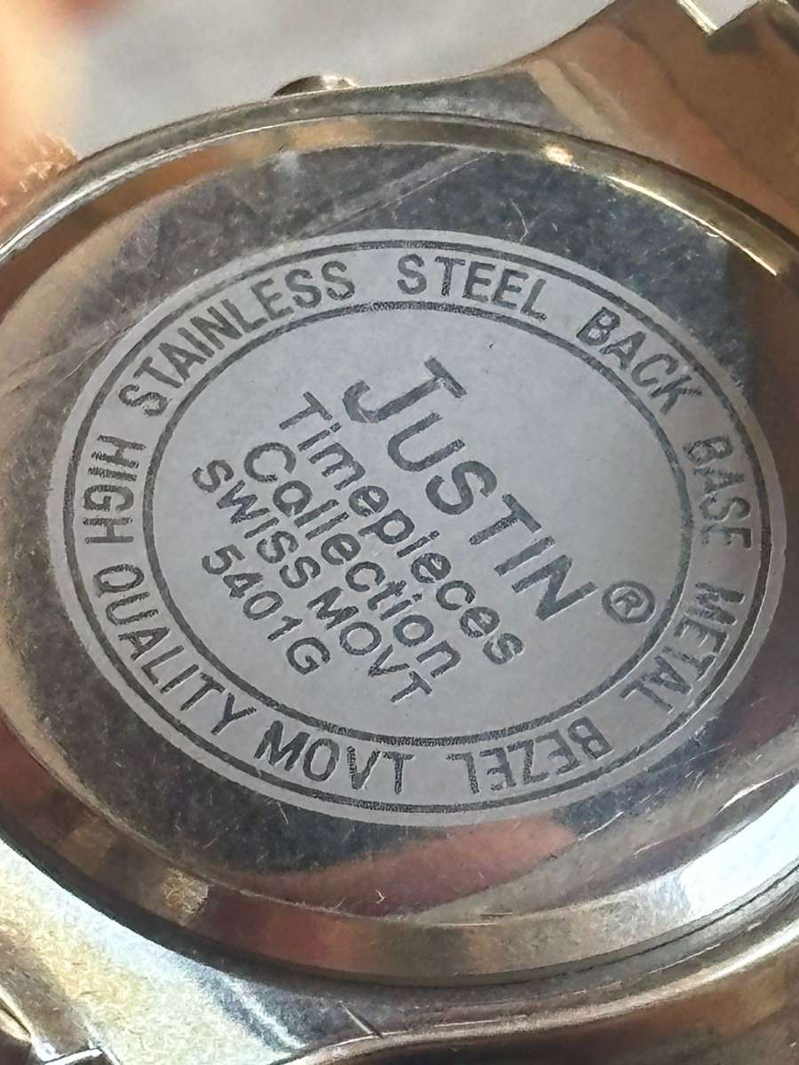 LADIES JUSTIN WATCH WITH BIG FACE IN EXCELLENT WORKING CONDITION