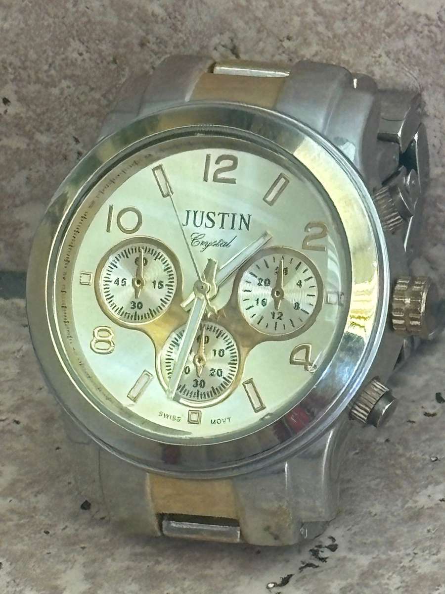 LADIES JUSTIN WATCH WITH BIG FACE IN EXCELLENT WORKING CONDITION