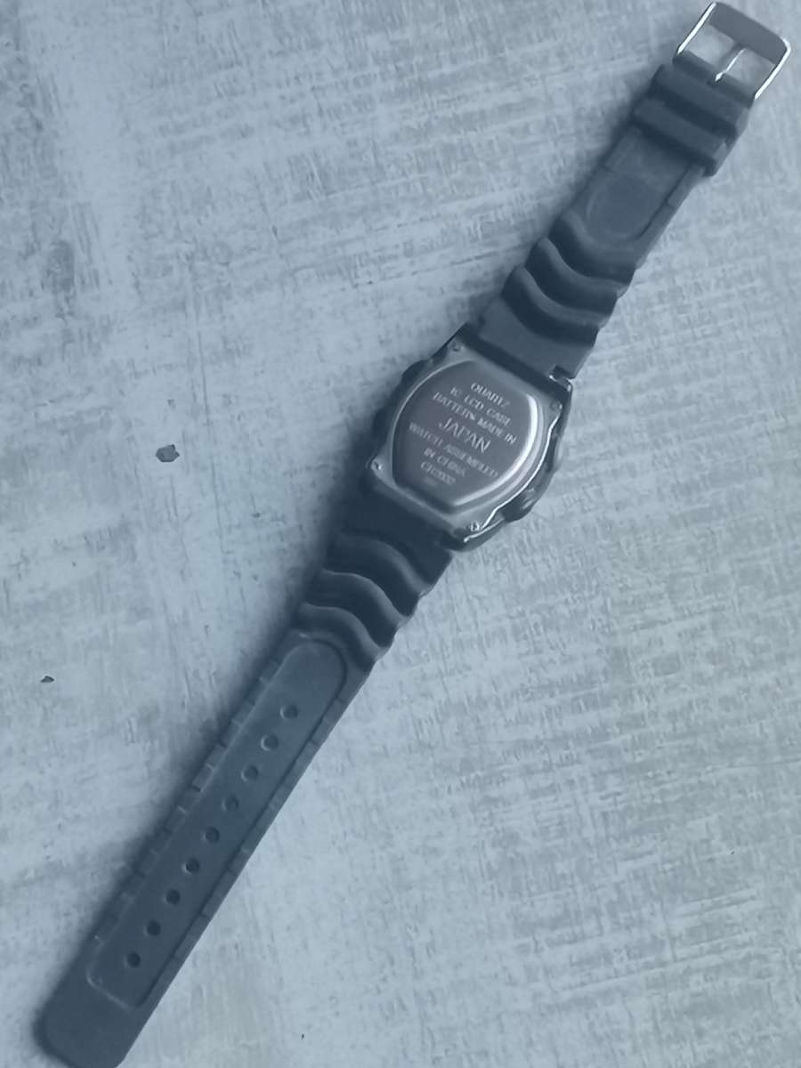 XONIX MENS DIGITAL SPORTS WATCH IN EXCELLENT WORKING CONDITION