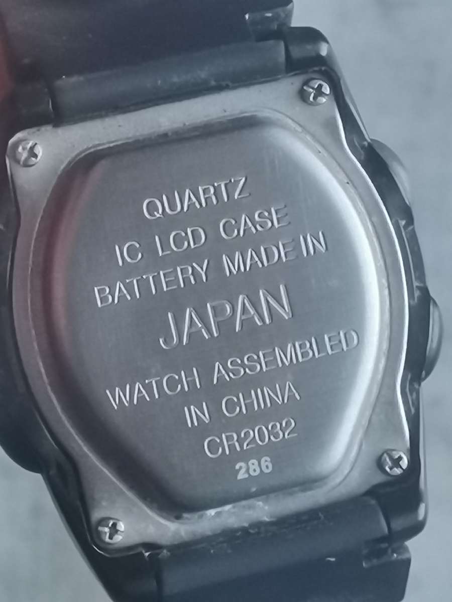 XONIX MENS DIGITAL SPORTS WATCH IN EXCELLENT WORKING CONDITION