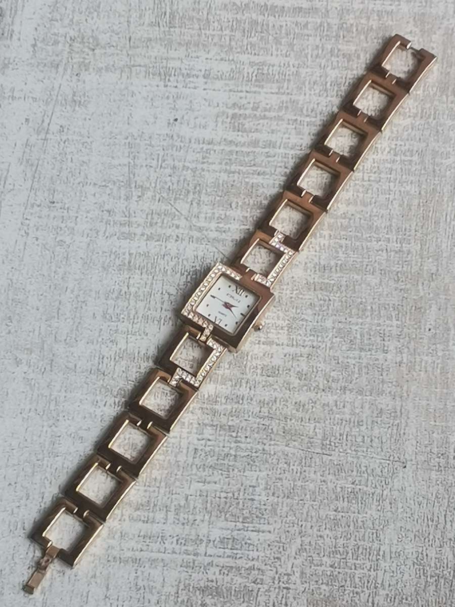 STUNNING LADIES STERLING GOLD PLATED WATCH IN EXCELLENT WORKING CONDITION