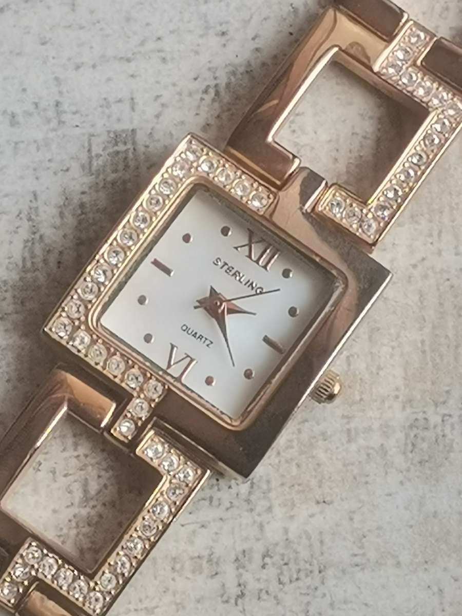 STUNNING LADIES STERLING GOLD PLATED WATCH IN EXCELLENT WORKING CONDITION