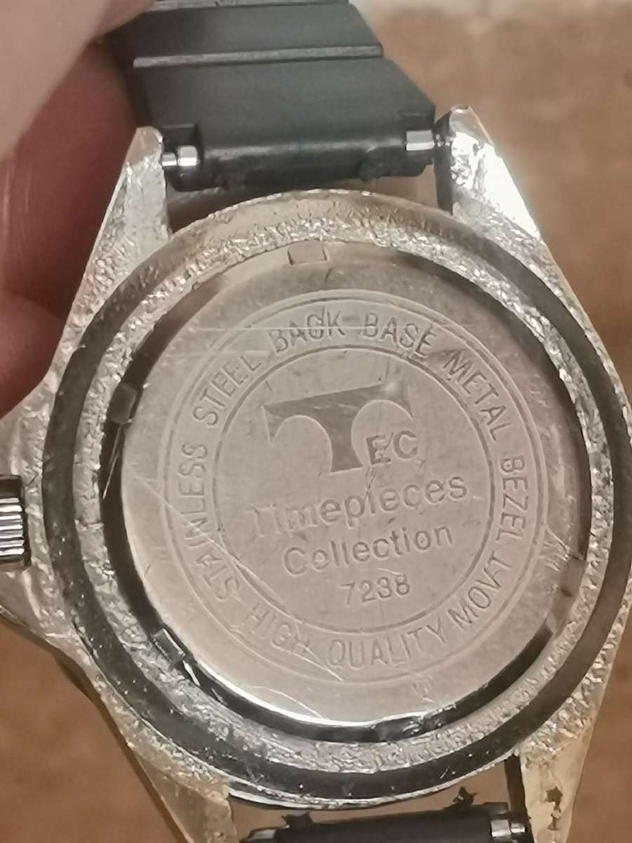 MENS LAMONTRÉ AND TEC WATCHES BOTH IN EXCELLENT WORKING CONDITION - BIDDING FOR BOTH