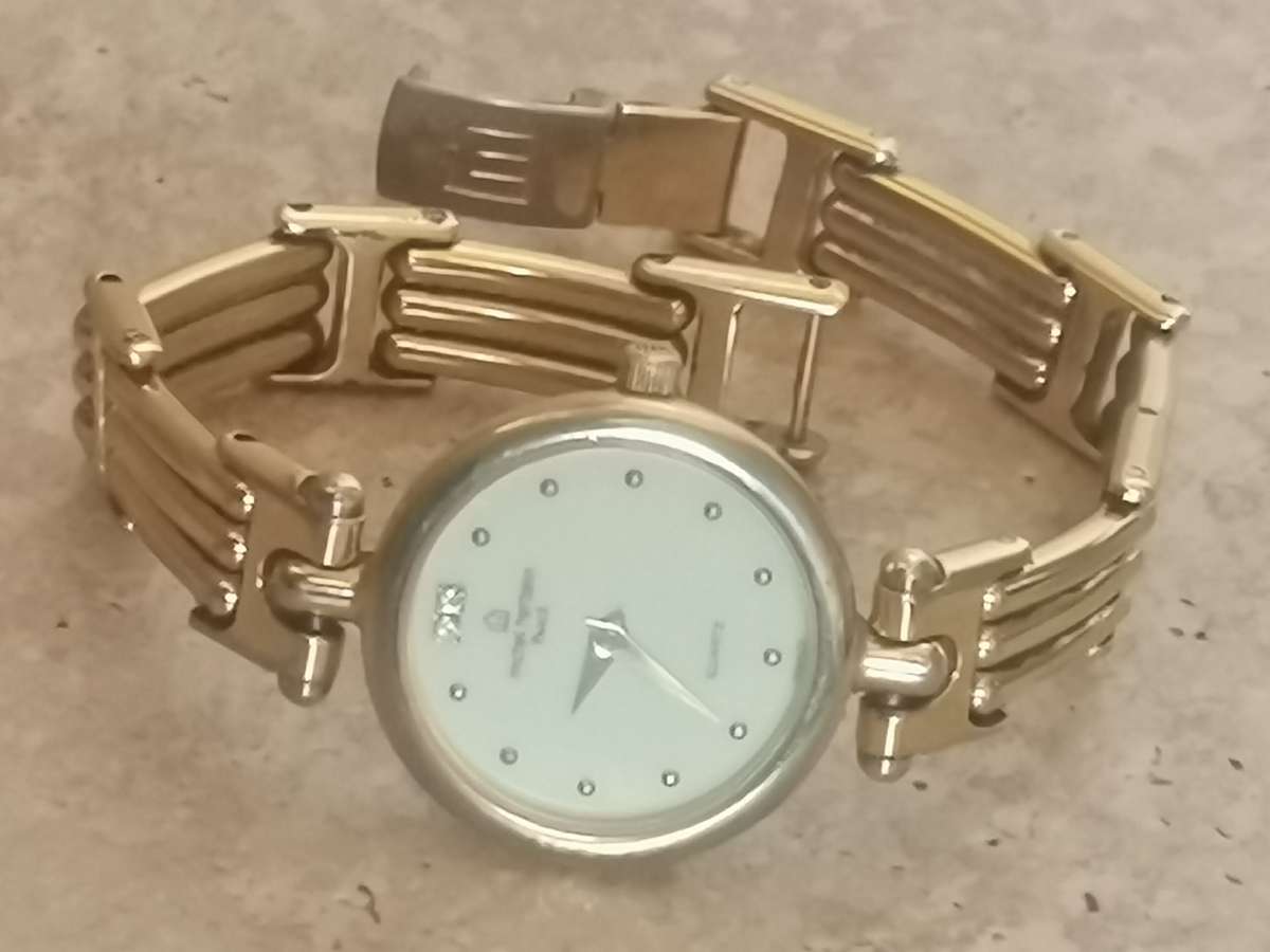 MICHEL HERBELIN LADIES QUARTZ WATCH IN EXCELLENT WORKING CONDITION