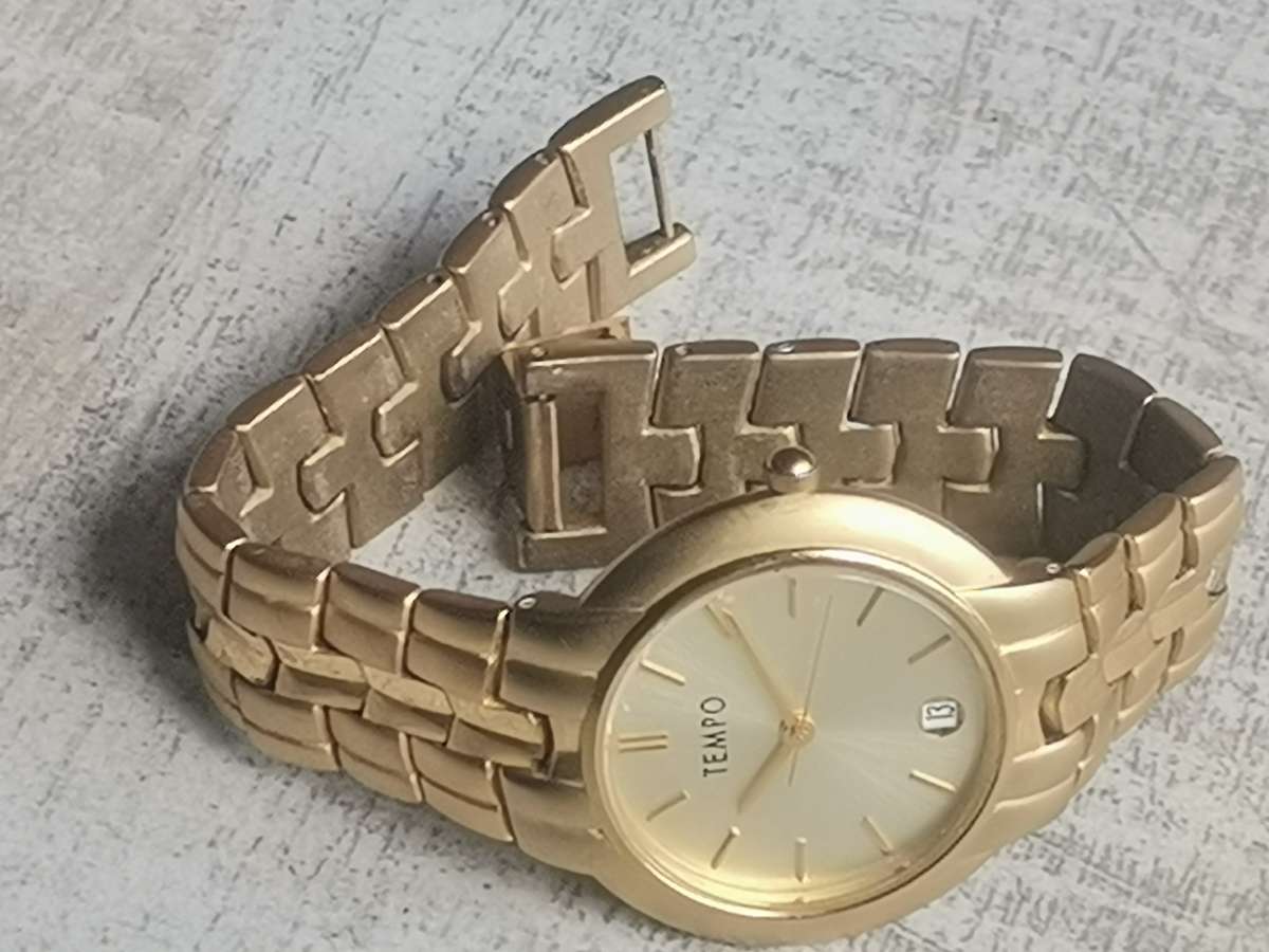 STUNNING MENS GOLD TEMPO WATCH IN EXCELLENT WORKING CONDITION