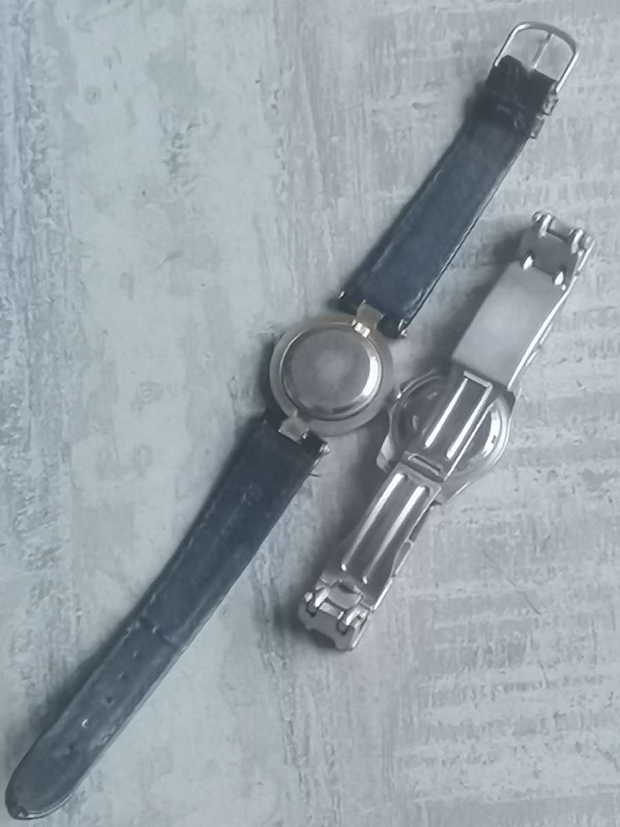 STUNNING LADIES WATCH SET BOTH IN EXCELLENT WORKING CONDITION - BIDDING FOR BOTH