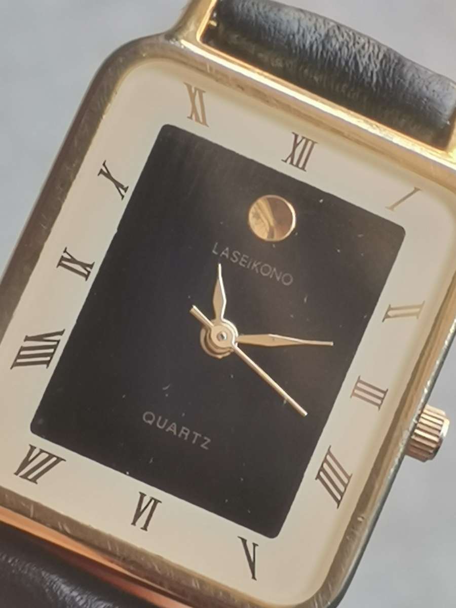 STUNNING LASEIKONO LADIES WATCH IN EXCELLENT WORKING CONDITION