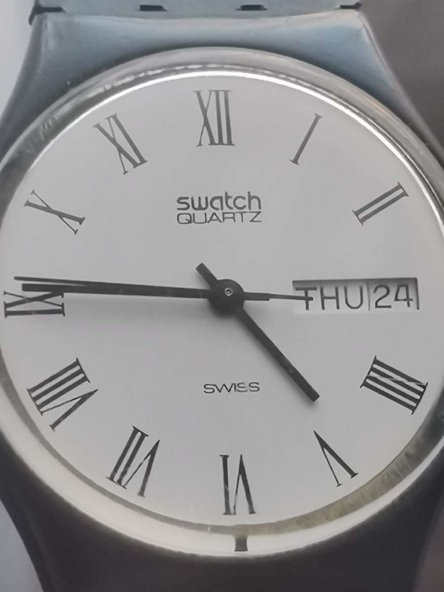 STUNNING SWATCH SWISS QUARTZ MENS WATCH WITH DAY/DATE FUNCTION IN EXCELLENT WORKING CONDITION