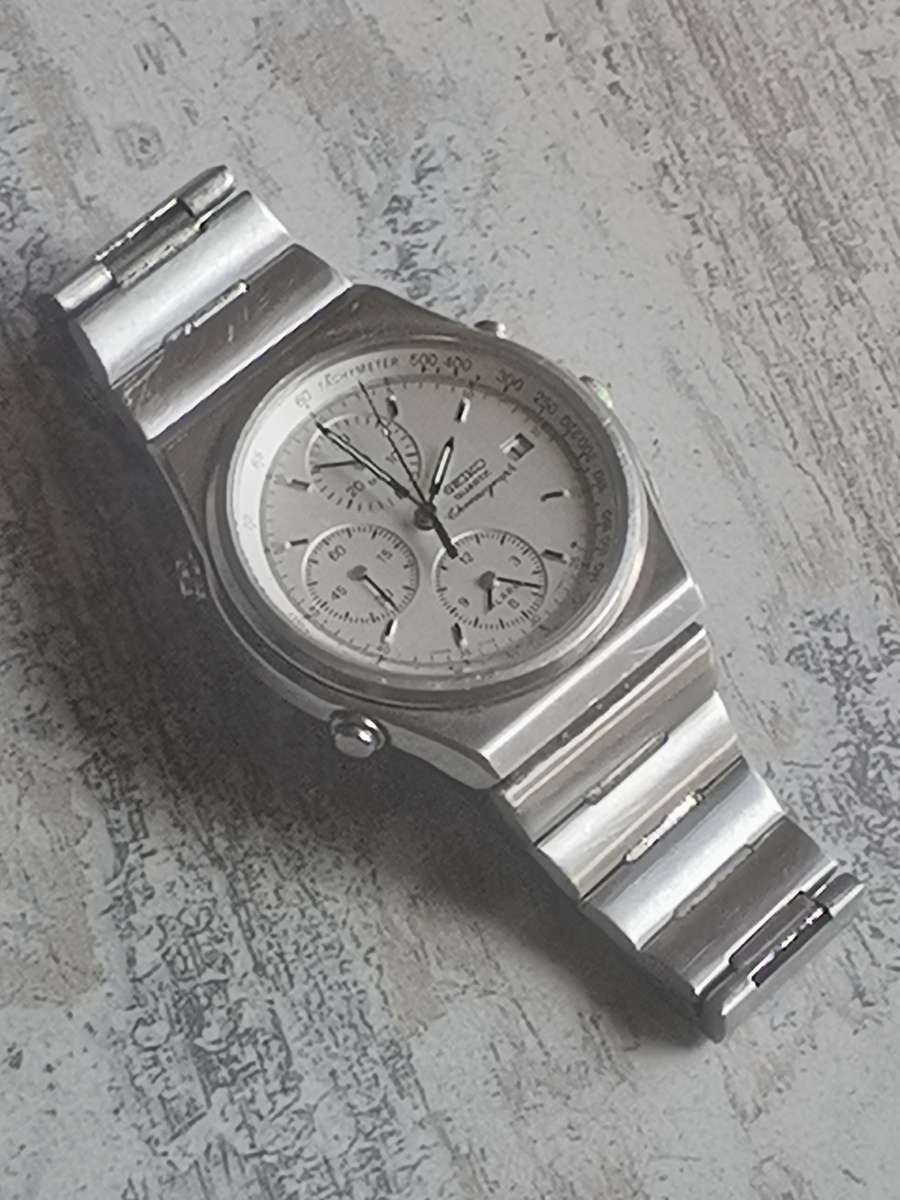 MENS SEIKO QUARTZ CHRONOGRAPH WATCH IN EXCELLENT WORKING CONDITION