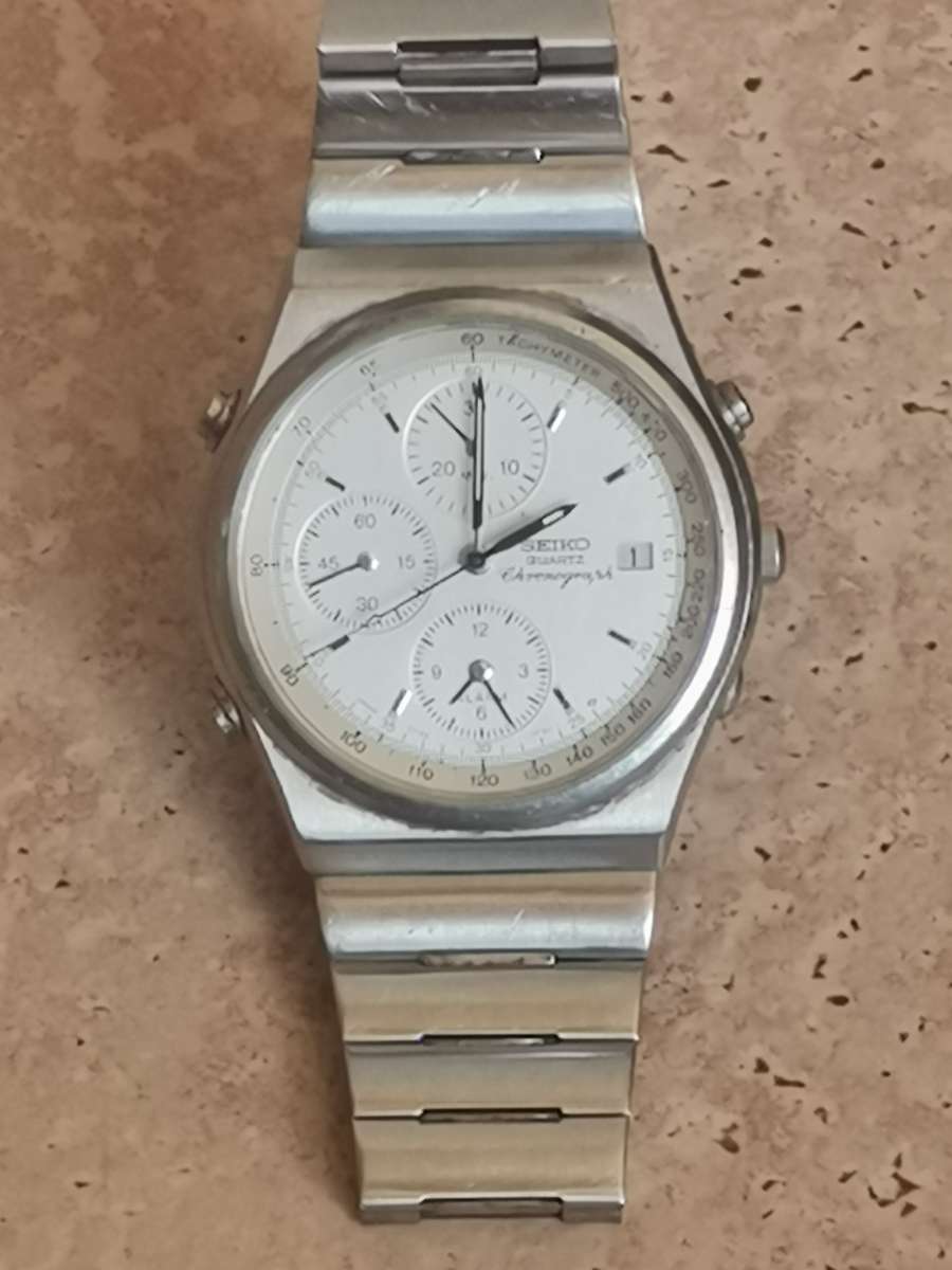 MENS SEIKO QUARTZ CHRONOGRAPH WATCH IN EXCELLENT WORKING CONDITION