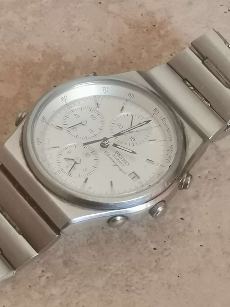 MENS SEIKO QUARTZ CHRONOGRAPH WATCH IN EXCELLENT WORKING CONDITION