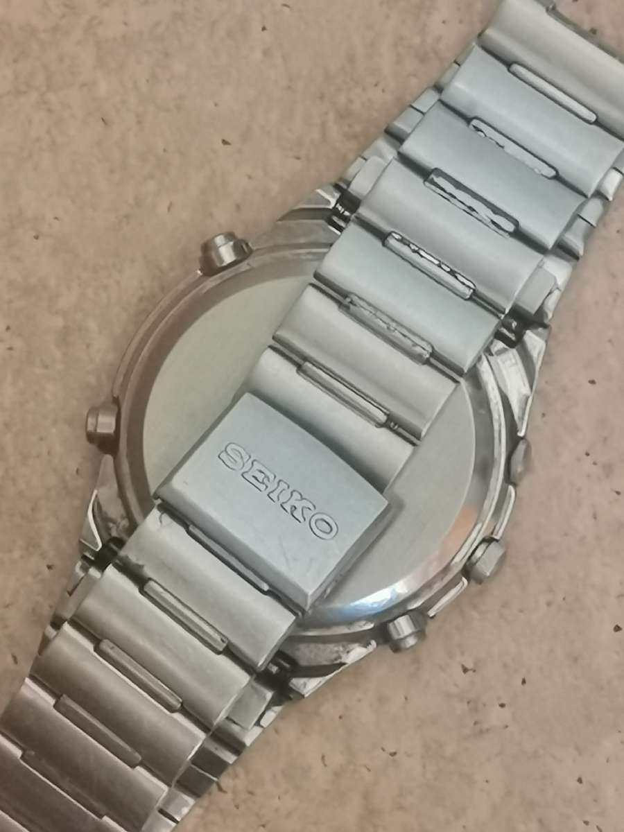 MENS SEIKO QUARTZ CHRONOGRAPH WATCH IN EXCELLENT WORKING CONDITION