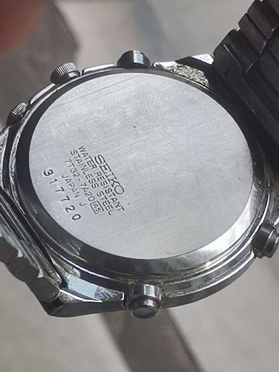 MENS SEIKO QUARTZ CHRONOGRAPH WATCH IN EXCELLENT WORKING CONDITION