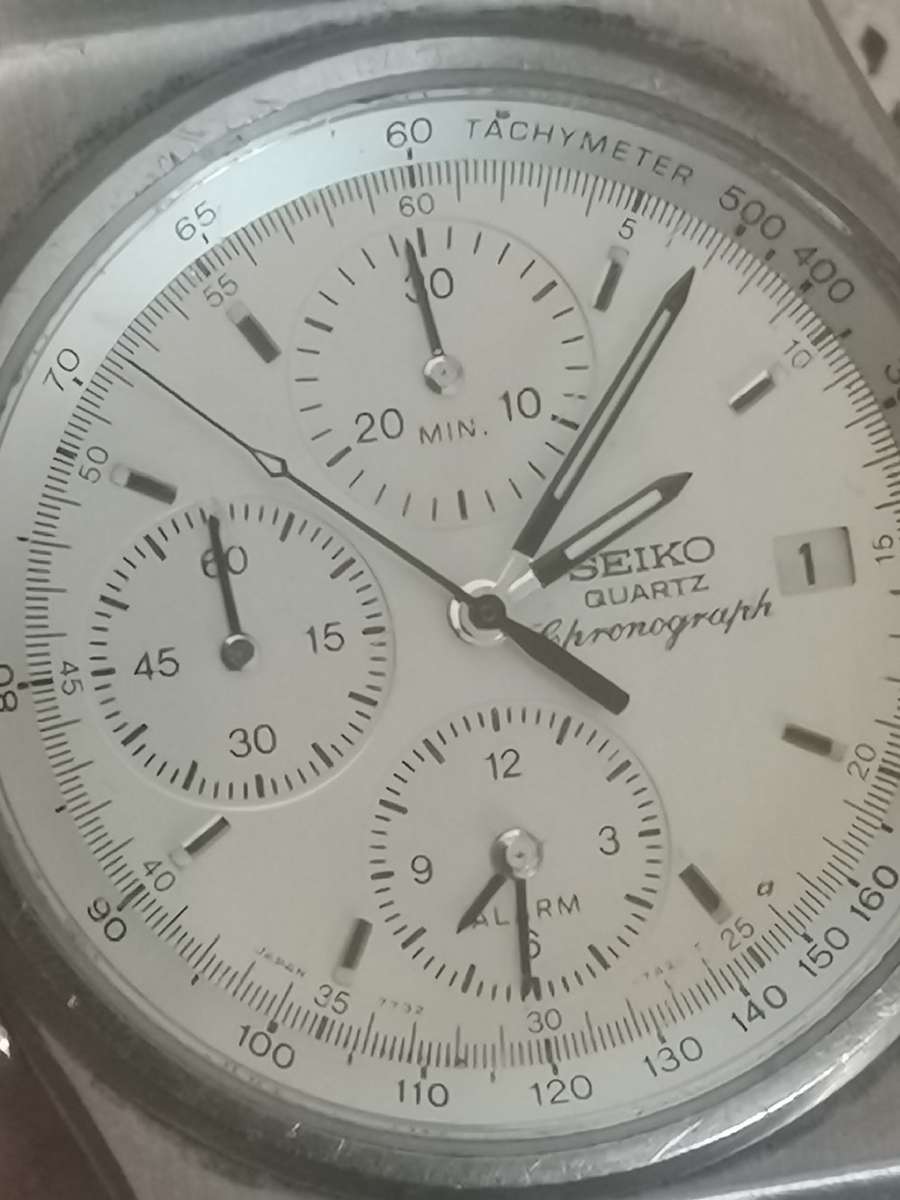 MENS SEIKO QUARTZ CHRONOGRAPH WATCH IN EXCELLENT WORKING CONDITION