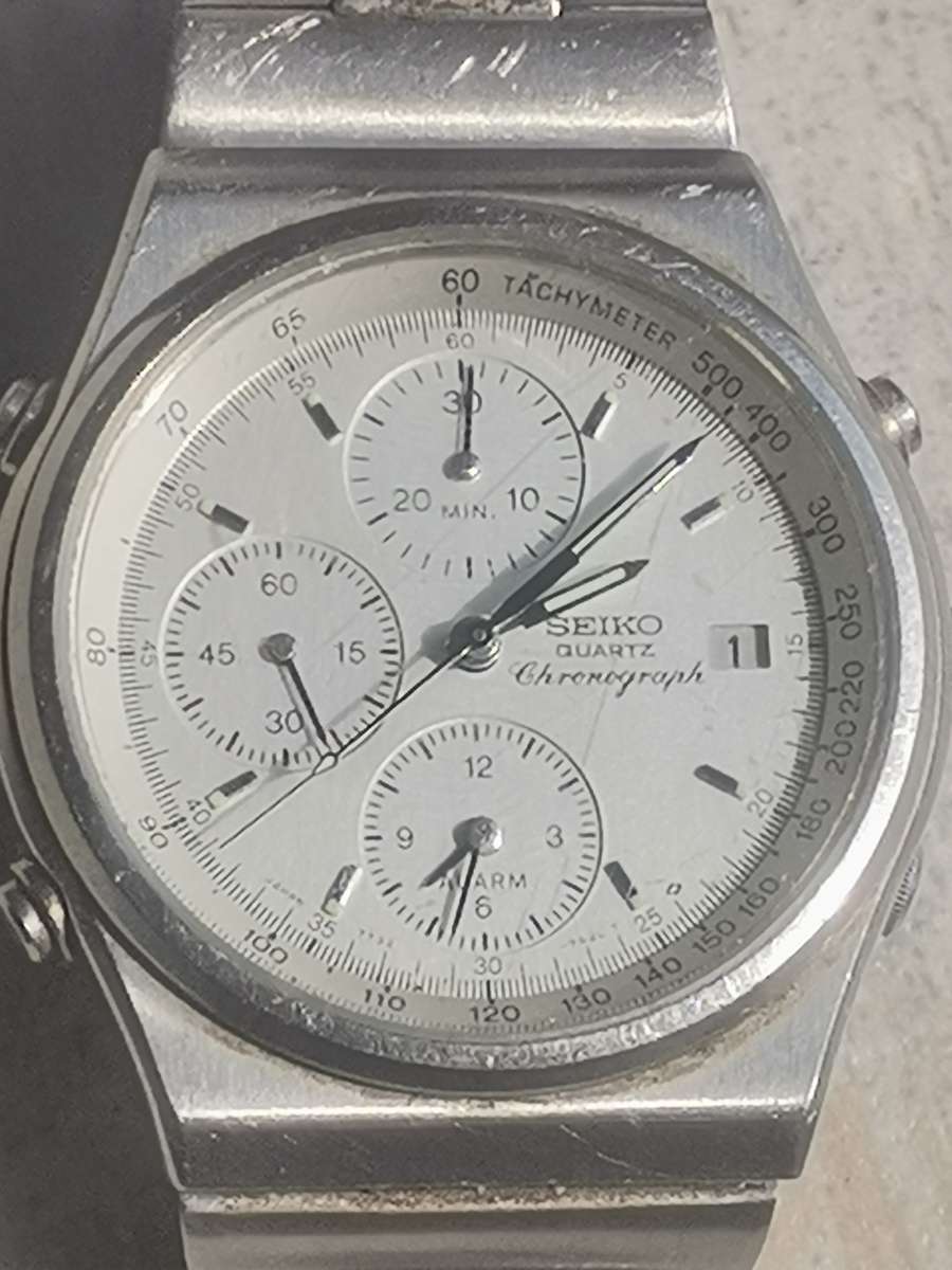 MENS SEIKO QUARTZ CHRONOGRAPH WATCH IN EXCELLENT WORKING CONDITION