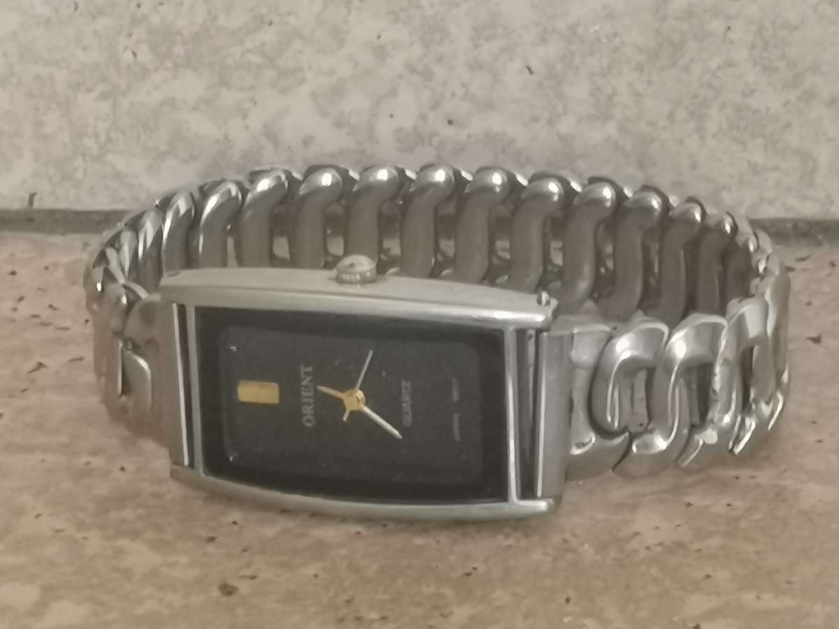 LADIES STUNNING ORIENT WATCH IN EXCELLENT WORKING CONDITION
