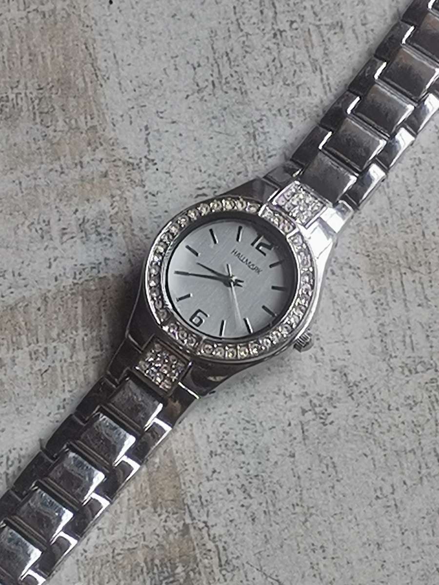 $$$BLACK FRIDAY$$$ ELEGANT LADIES HALLMARK WATCH IN EXCELLENT WORKING CONDITION