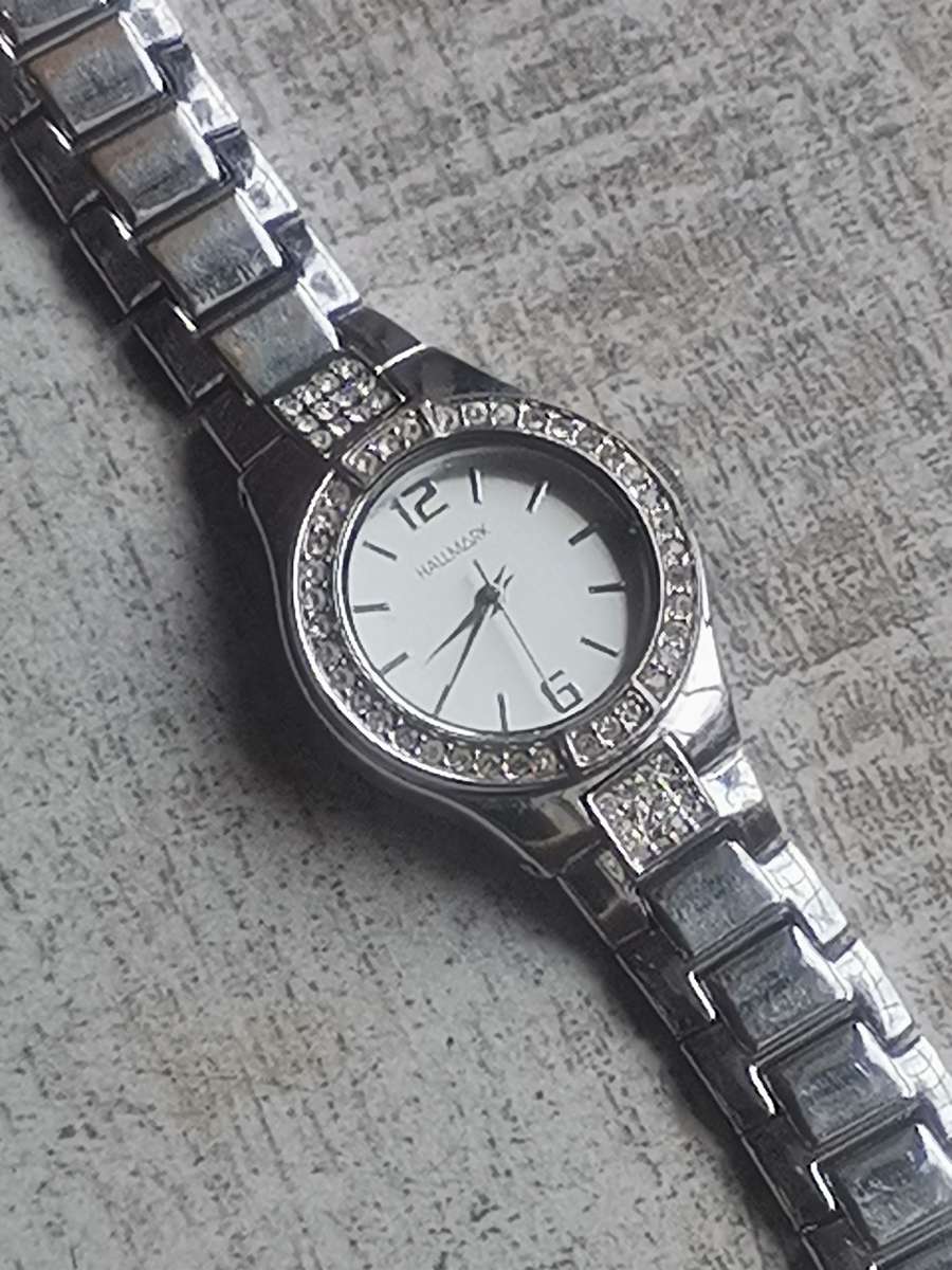$$$BLACK FRIDAY$$$ ELEGANT LADIES HALLMARK WATCH IN EXCELLENT WORKING CONDITION