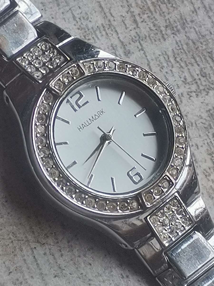 $$$BLACK FRIDAY$$$ ELEGANT LADIES HALLMARK WATCH IN EXCELLENT WORKING CONDITION